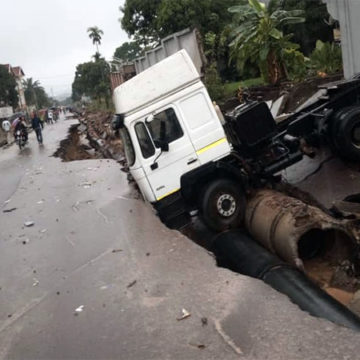 Degat route matadi La pluie a coupé la route Matadi à Binza