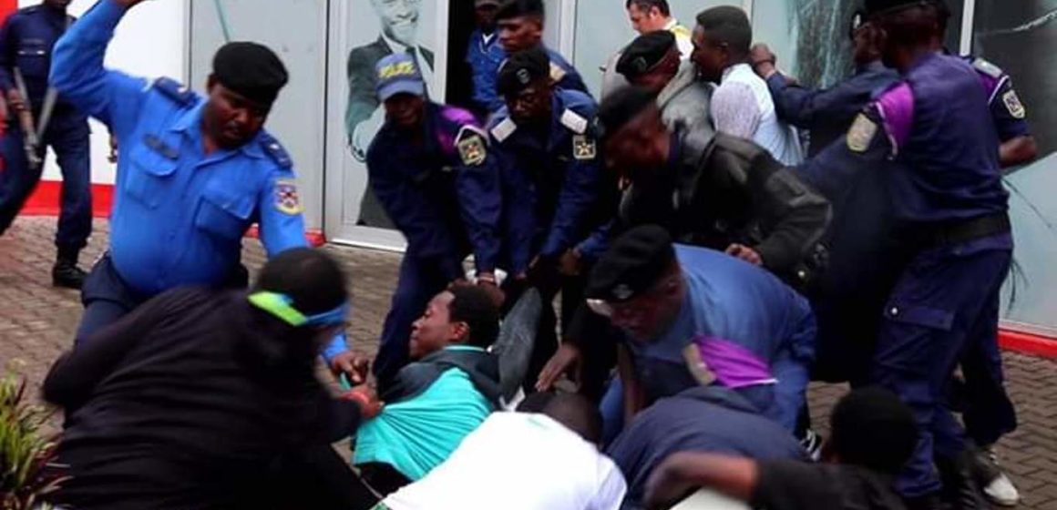 Les militants de la Lucha bastonnés par la police à Goma