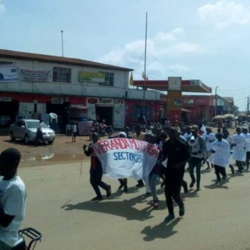 Veranda Mutsanga Beni: Véranda Mutsanga sensibilise contre Ebola et soutient les équipes de riposte