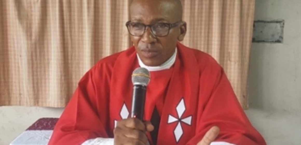 Les anciens de l’IFAD honorent l’abbé Eyenga Emmanuel