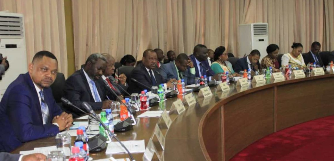 Gratuité de l&rsquo;enseignement, Ebola, loi de finances publiques et Bons du trésor au conseil des ministres