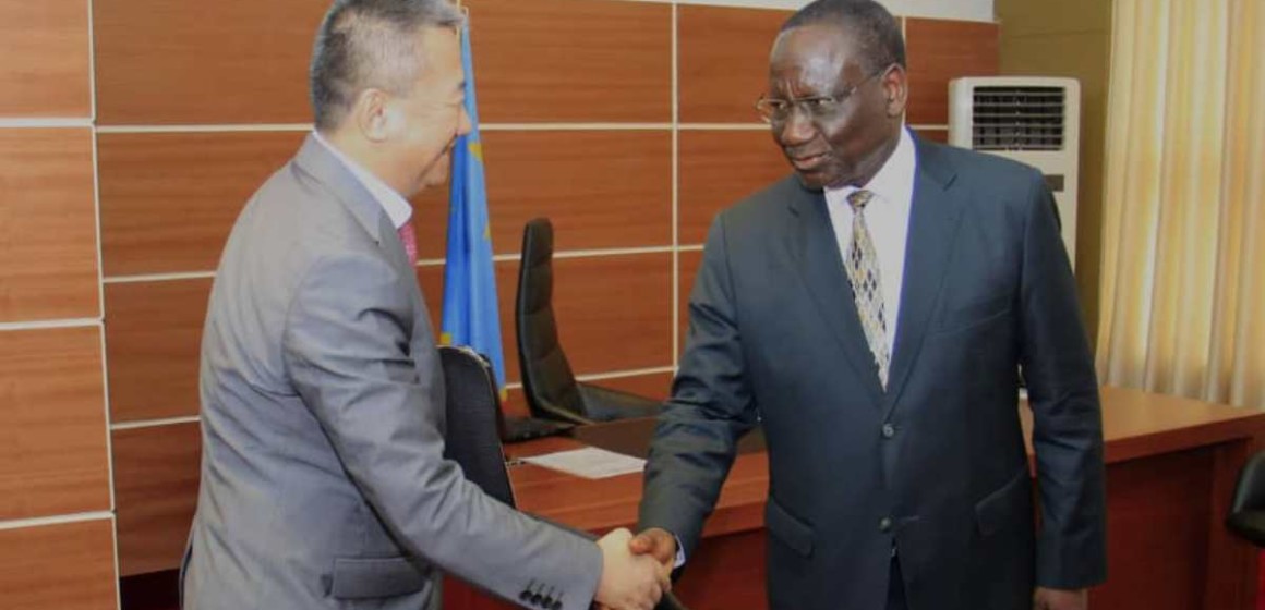 Huang Xia 3 Le Premier ministre a reçu Huang Xia à l’hôtel du gouvernement