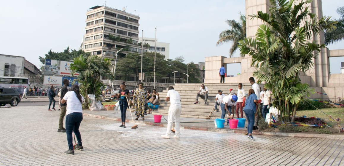 Ngobila: Kin bopeto d’abord, croisade catholique après !