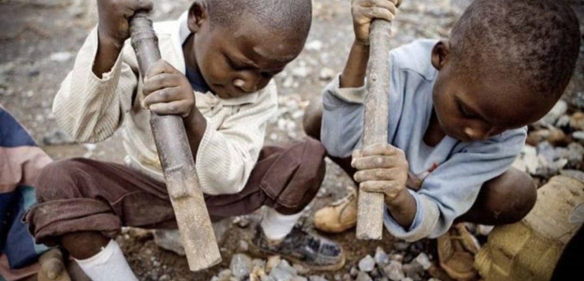 5 compagnies américaines devant la justice à cause du travail des enfants dans les mines de cobalt congolaises