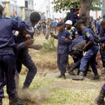 Un malade mental présumé tue deux policiers à Kinshasa