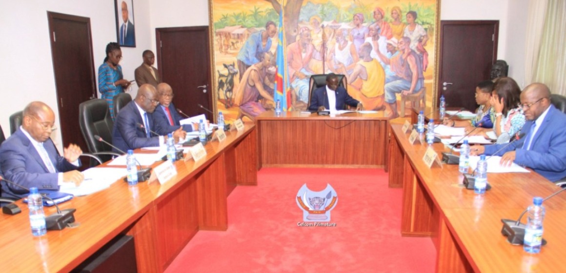 Les fluctuations du taux de change et le Coronavirus se sont invités à la primature