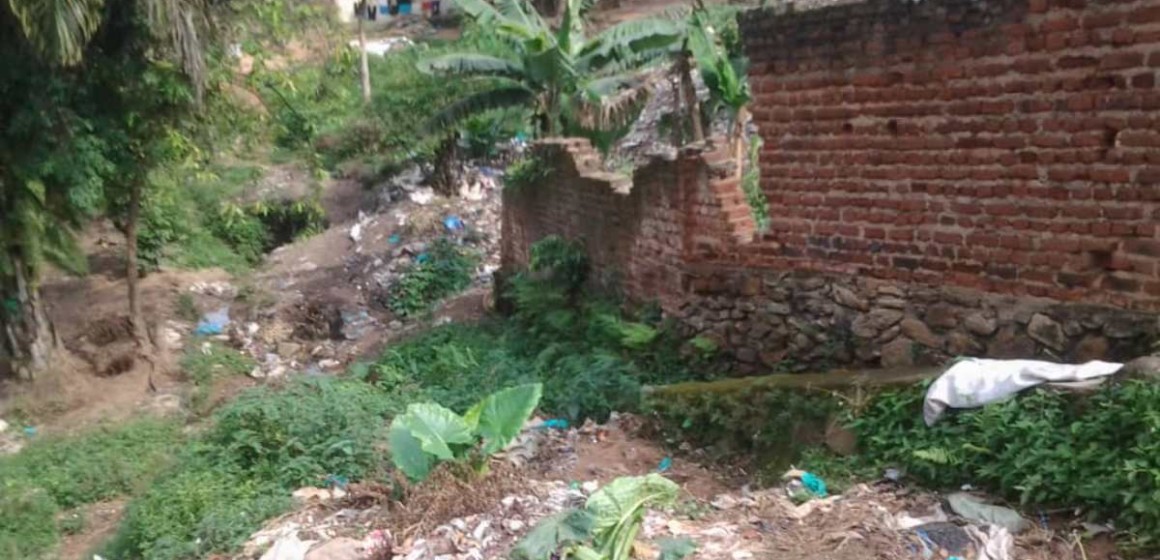 Nuit agitée à Mangina qui se vide de ses habitants, qui passent nuit à la belle étoile