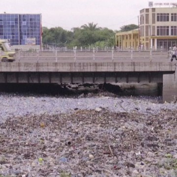 Rivière de plastique a Kin Kin-Bopeto sans plastiques pour « Kin la belle »