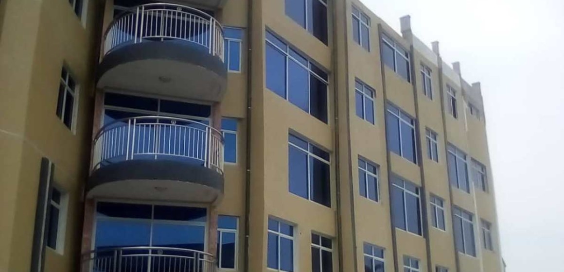 Le docteur Antoine Modia inaugure le nouveau bâtiment de la Clinique des Anges