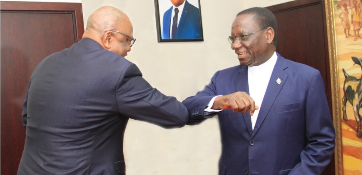 Covid-19 : Ilunga Ilunkamba retrousse la manche et force l’admiration