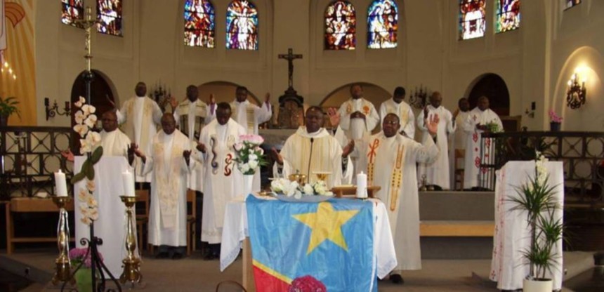 Kananga : Le vicaire de la paroisse Gabriel Tshikula arrêté pour non respect des mesures de prévention au Covid-19
