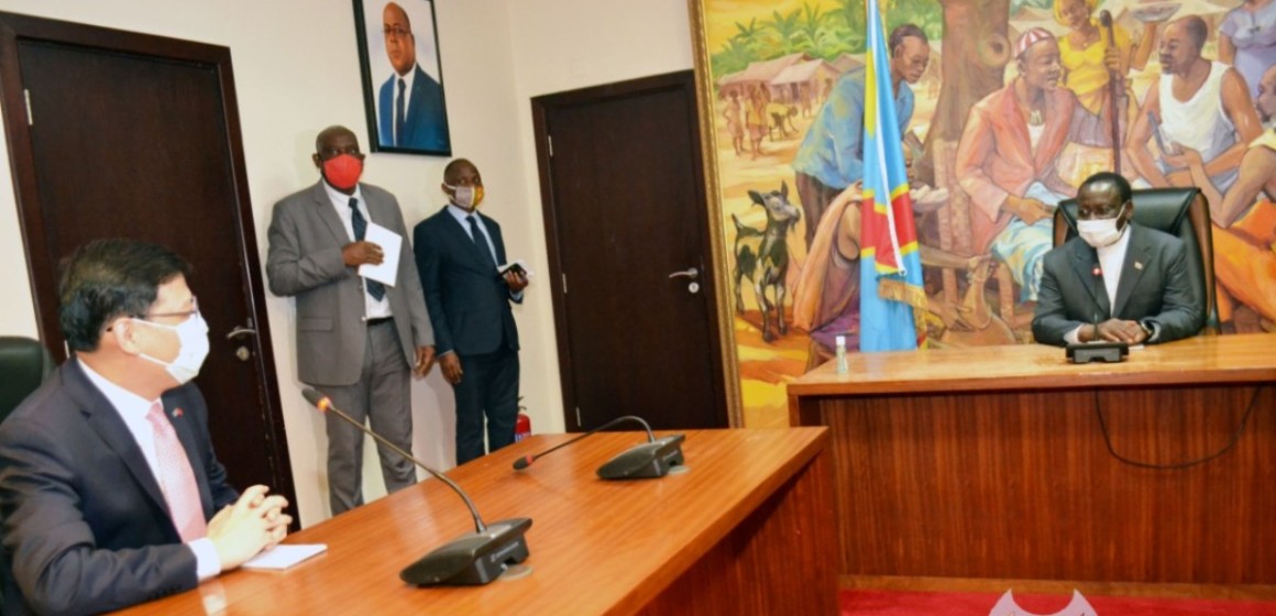COVID-19 : Des médecins chinois en route pour Kinshasa