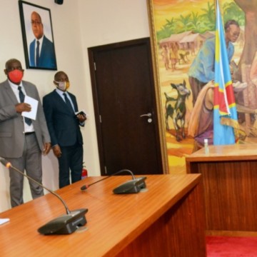 COVID-19 : Des médecins chinois en route pour Kinshasa