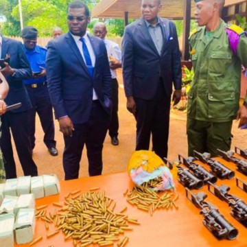Des armes et munitions de guerre en provenance de Kinshasa, saisies à Gbadolite