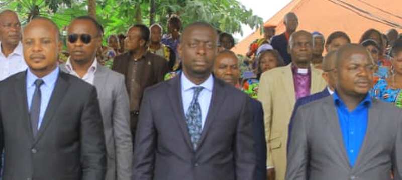 Maurice Tambwe debout Le Député national Maurice Tambwe Ngongo salue le savoir-faire de Ngongo Luwowo