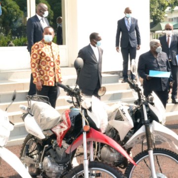 Covid-19 : la Société Tiex fait un don de motos à l’Etat Congolais