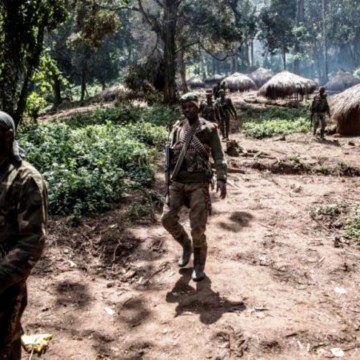 Soldats FARDC traquant les milices CODECO