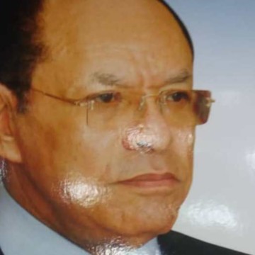 Léon Kengo wa Dondo signe ses mémoires dans  » La passion de l&rsquo;Etat »