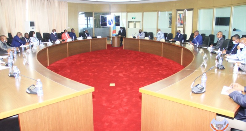 Elus de Tshuapa à la Primature Le désenclavement de la Tshuapa et la construction des infrastructures sociales étaient au menu des entretiens du Premier ministre avec des élus de la province