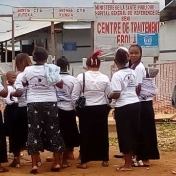 Beni : les vainqueurs d&rsquo;Ebola dans la rue pour célébrer la fin de la maladie