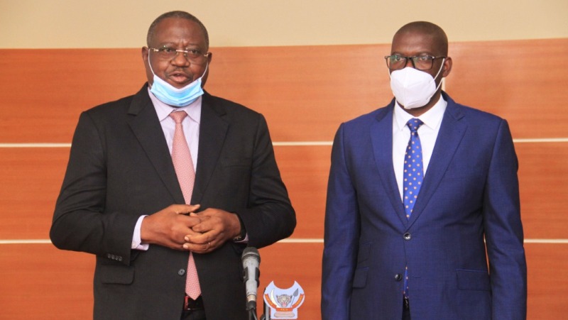Les Gouverneurs Muyej et Kyabula convoqués à Kinshasa