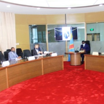 Le Premier ministre a échangé sur le désarmement, la démobilisation et la réinsertion des groupes armés avec les gouverneurs des provinces de l’Est de la RDC