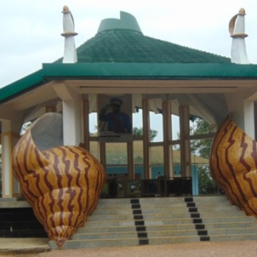 Les Nekongo dénoncent la profanation du mausolée de Joseph Kasavubu