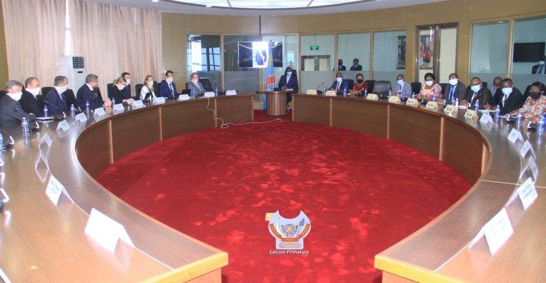 Experts congolais et délégation de Fortescue Metal Group en réunion à la primature