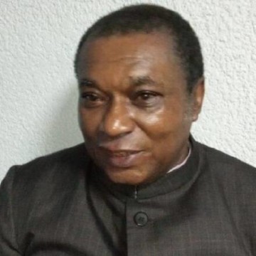 Prof Banyaku corrige : Le Chef de l&rsquo;État reçoit le serment des trois juges et non le Parlement