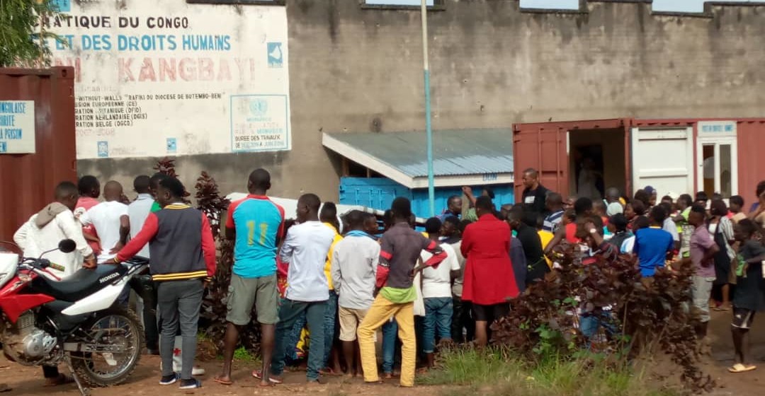 Foule devant prison de Beni Arrestations en cascade des évadés de la prison de Beni Kangbayi
