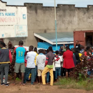 Foule devant prison de Beni Arrestations en cascade des évadés de la prison de Beni Kangbayi