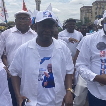 Kabuya marche Kabuya rebaptise l’esplanade du Bvd Triomphal en « place Étienne Tshisekedi »