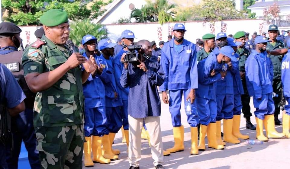 Arrivée des « kulunas » à Mbuji-Mayi, en transit pour Kanyama Kasese