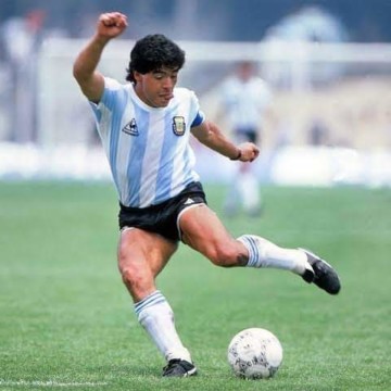 Diego Maradona, le Dieu du ballon rond, est mort à 60 ans