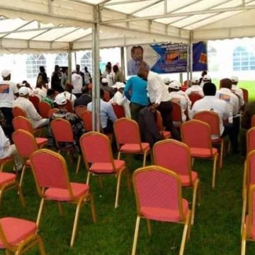 Le navire FCC prend eau de toute part