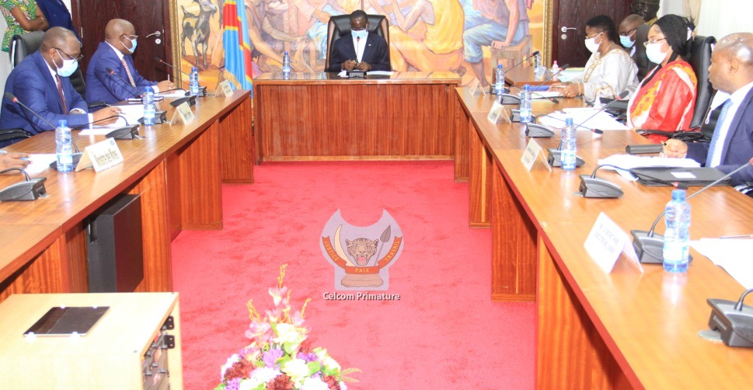 Conjoncture éco 8 déc Cadre macroéconomique et mines au centre de la réunion du comité de conjoncture économique à la Primature