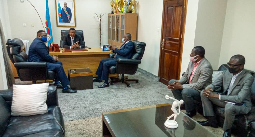 FEKACO chez Amos Mbayo Le ministre des sports a reçu les dirigeants de la Fédération de Karaté-do