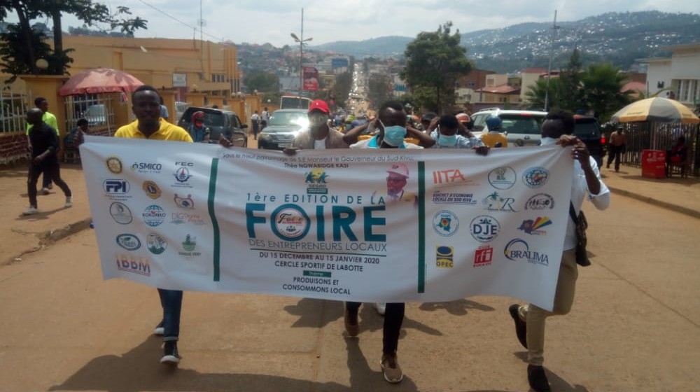 Foire agricole du Sud-Kivu Sud-Kivu : la synergie des entrepreneurs de l’Agro-pastoral dans la rue pour la défense des produits locaux