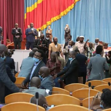 Heurts entre députés FCC et USR à l'Assemblée nationnale