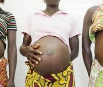 ventres de filles enceintes