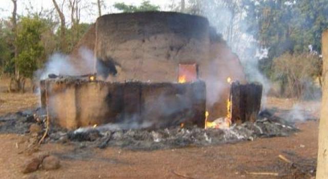case brûlée à Tshikapa, Kasai