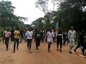 Véranda-mutsanga-contre-Adf Véranda Mutsanga