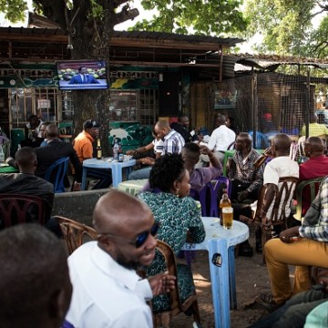 Bar en plein air à Kinshasa