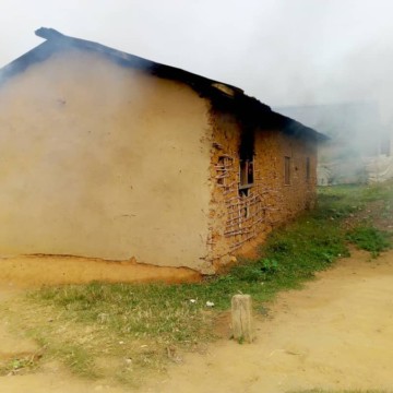 Bureau de police incendié à Biakato, Ituri
