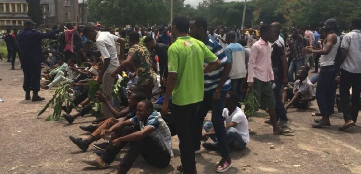 Manifestation étudiants Unikin