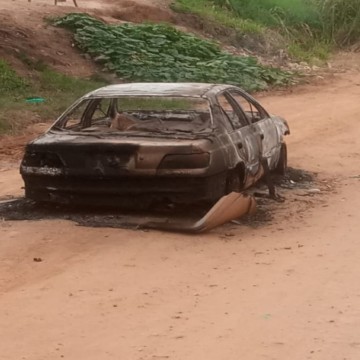 Voiture incendiée en Ituri