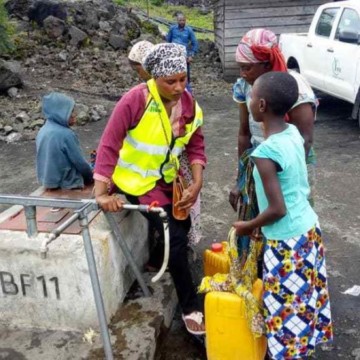 Borne fontaine à Beni