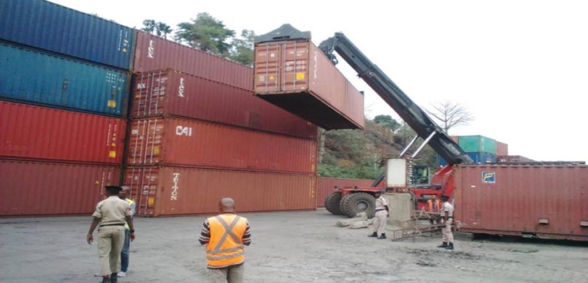 Containers au port de Matadi