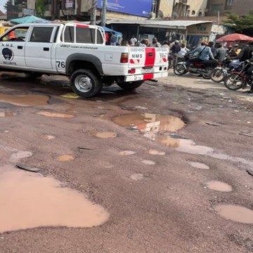 Kinshasa : Projet « Kinshasa sans trou » et identification des motos à l&rsquo;ordre du jour