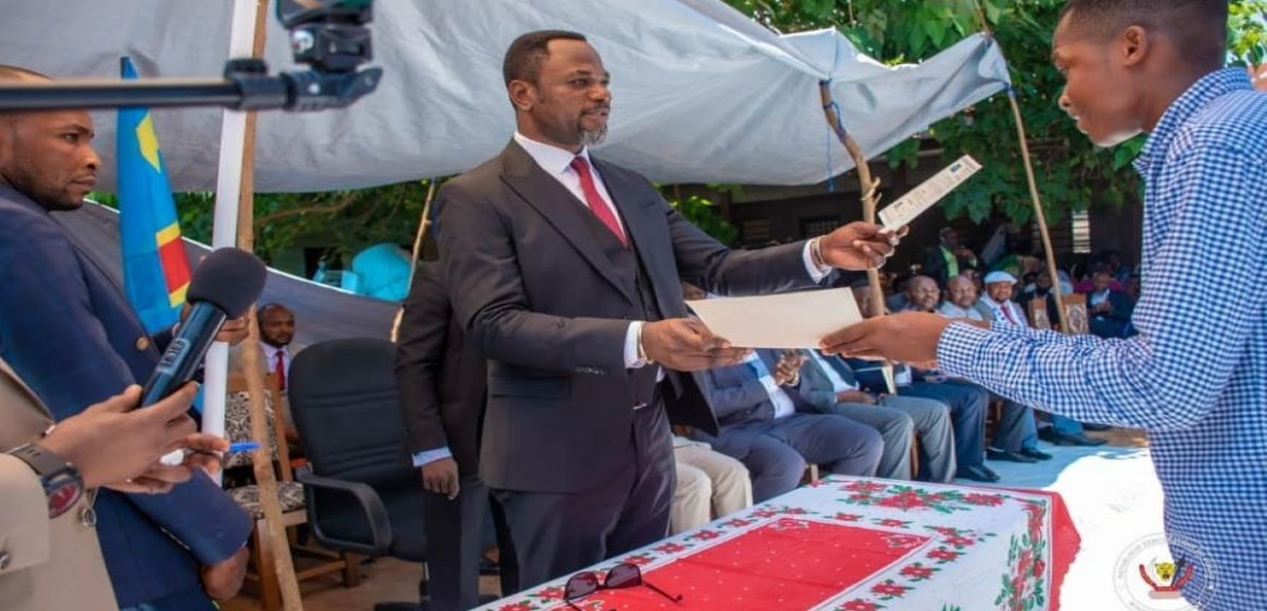 tony-mwaba-remise-diplomes-2020 Tony Mwaba, remise de diplômes d'Etat 2020